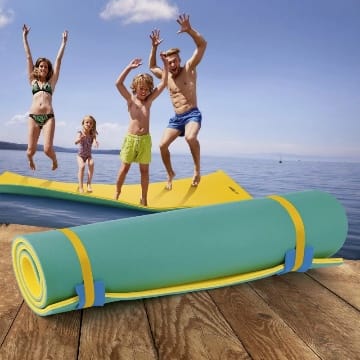 MAXXMEE Wassermatte XXL 270 x 180cm Floating Matte | Schwimmmatte ohne aufblasen für auf oder am Wasser | bis zu 300 kg belastbar, Inkl. Seil zum befestigen | Platz für bis zu 6 Personen